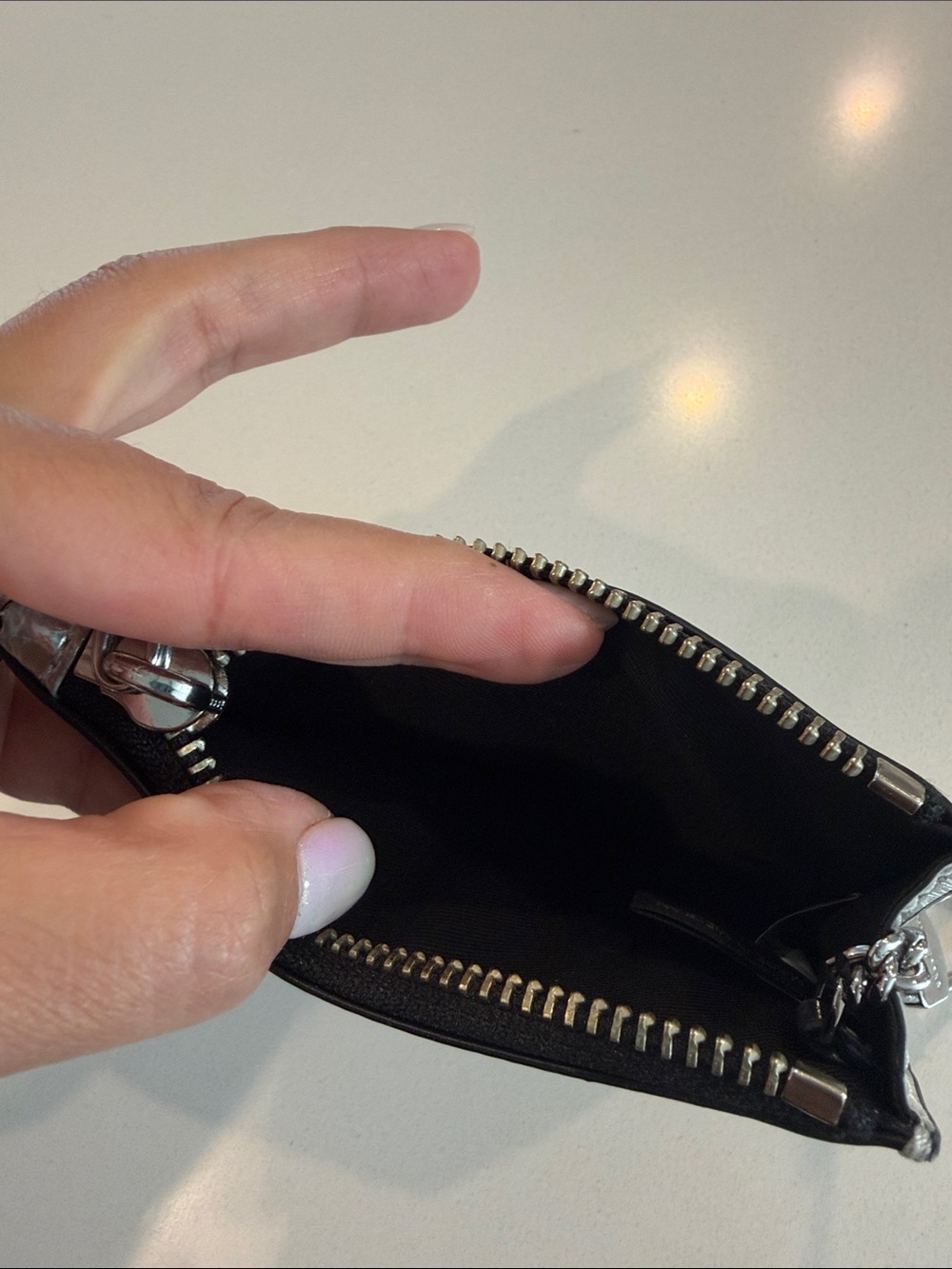 Marc Jacobs Metallic Silver Zip Card Holder - Picture 4 of 5